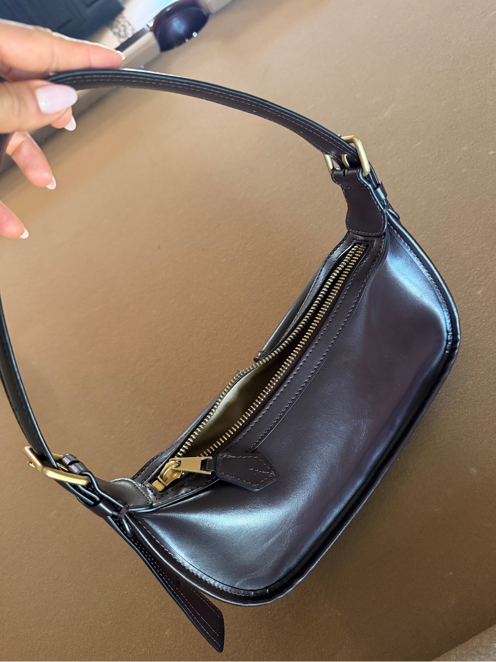 Zara Dark Brown Leather Shoulder Bag with Twin Front Pockets - Picture 3 of 5